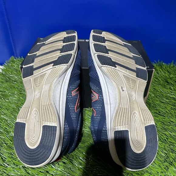 Size 10 - New Balance 715 Sneakers. Good Condition - Picture 3 of 3